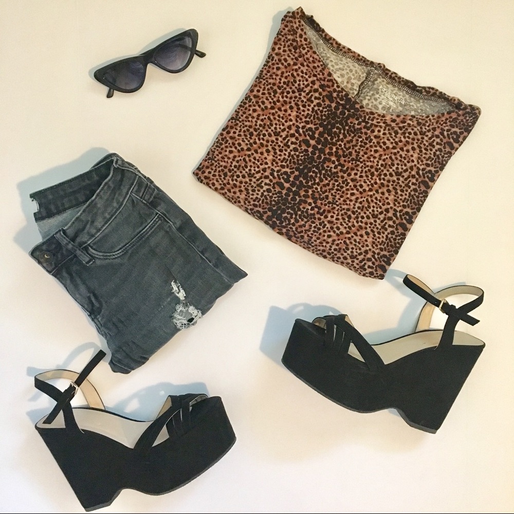 🐆 By Corpus UO Cheetah Print T-Shirt 🐆